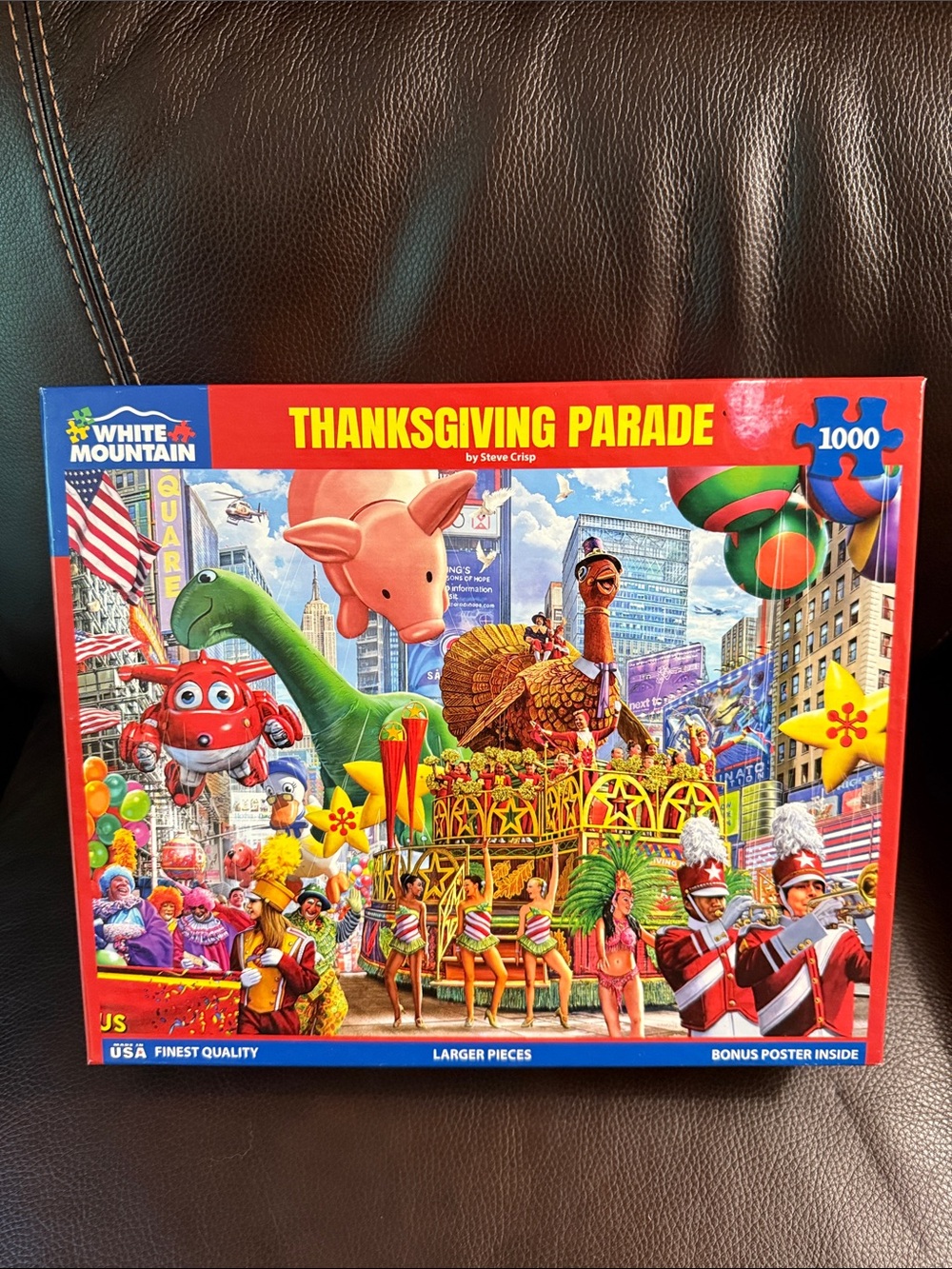 White Mountain Thanksgiving Parade 1000 piece jigsaw puzzle. Complete with post